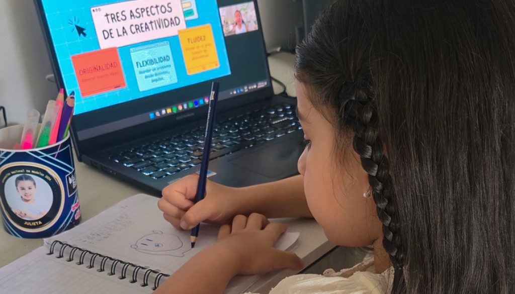 La creatividad como motor del aprendizaje por qué desarrollarla desde casa marca la diferencia